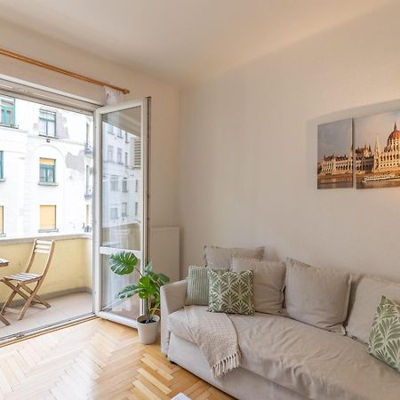 Riverside Balcony Apartment With View To Danube Budapest Bagian luar foto