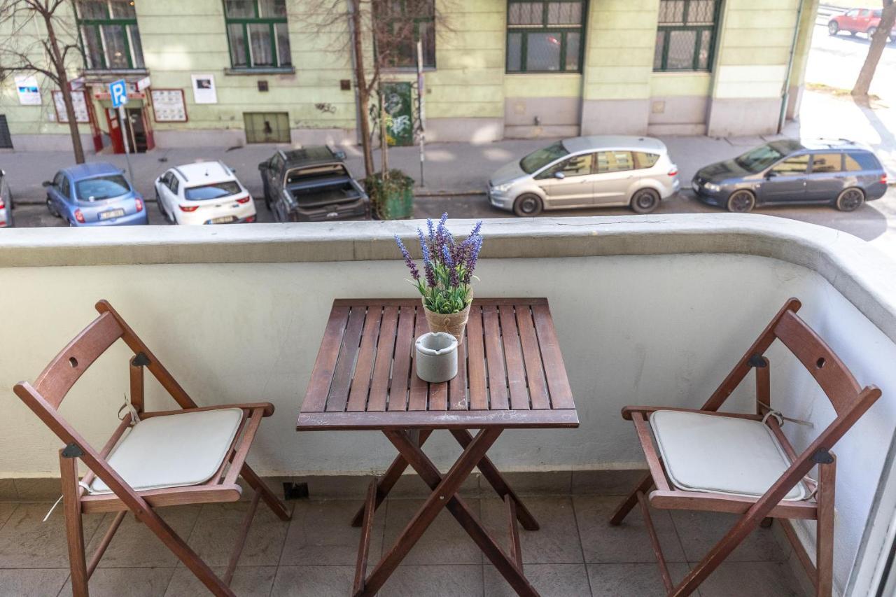 Riverside Balcony Apartment With View To Danube Budapest Bagian luar foto