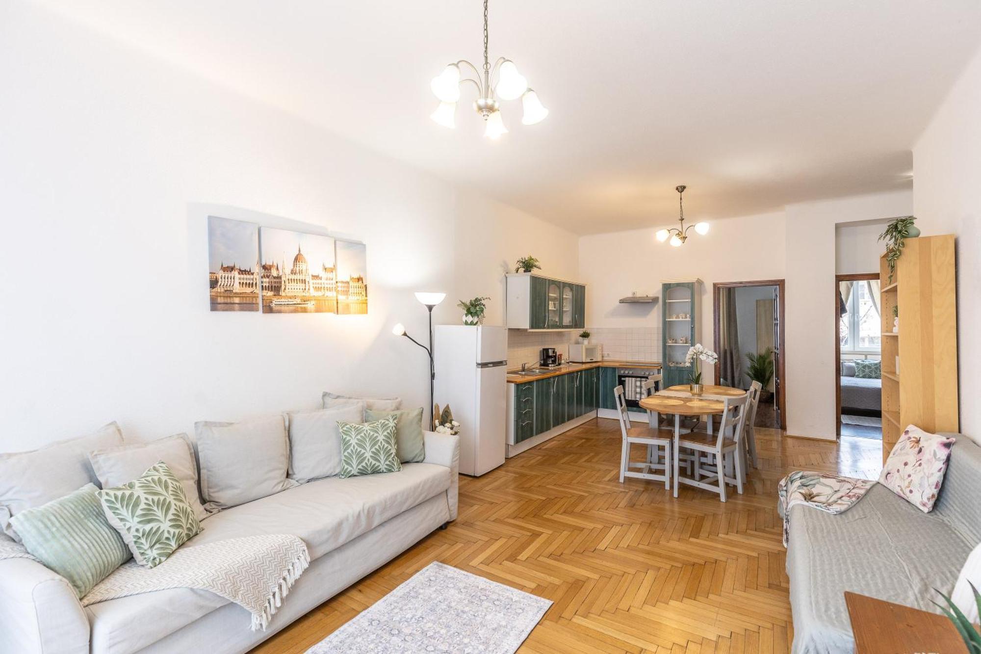 Riverside Balcony Apartment With View To Danube Budapest Bagian luar foto