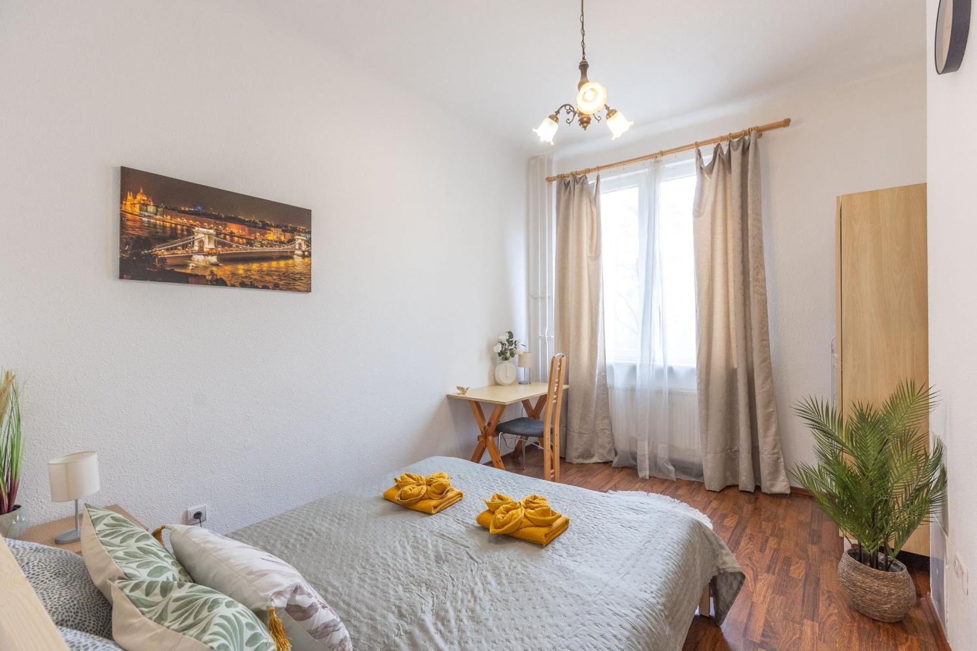Riverside Balcony Apartment With View To Danube Budapest Bagian luar foto