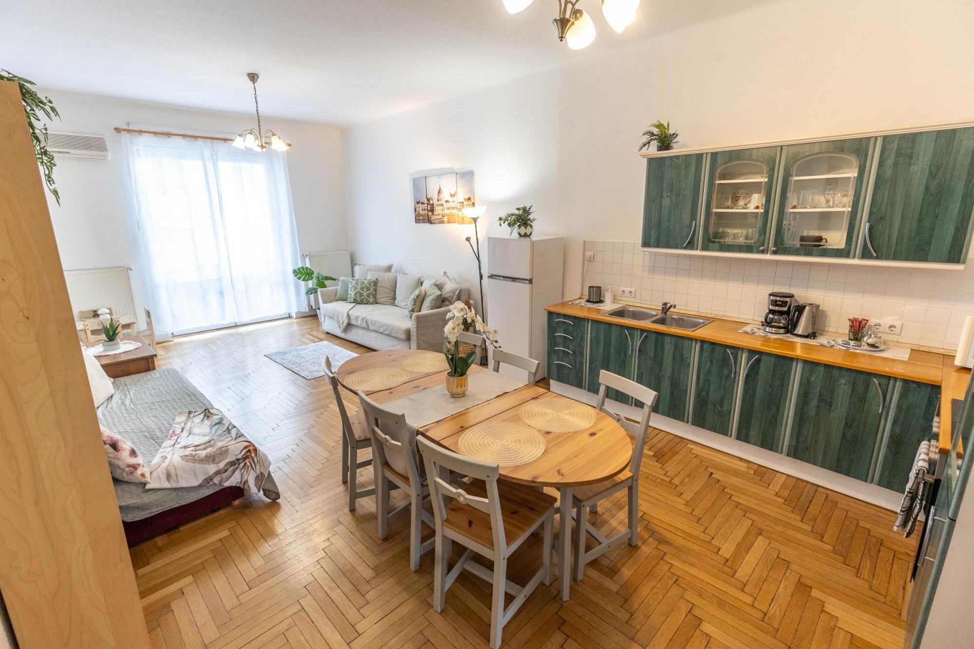 Riverside Balcony Apartment With View To Danube Budapest Bagian luar foto